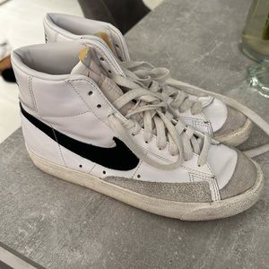 Nike Blazer Mid 77 Black Womans